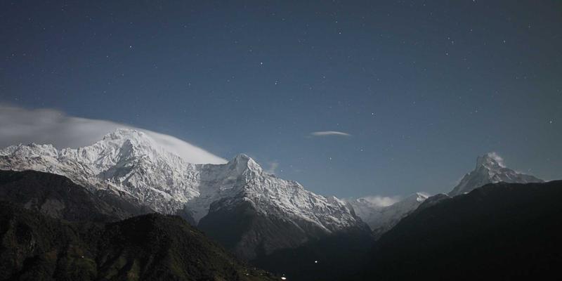 健康生活新潮流：用科技趣闻与娱乐八卦点亮你的城市漫步（Citywalk）文化之旅