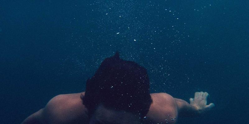 家庭能源监测实战：4个实用技巧，用智能设备精准分析并降低每月水电开销